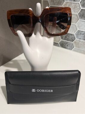Gobiger Women’s Brown Tortoiseshell Square Oversized Sunglasses